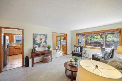 10365 Buckingham Drive Eden Prairie MN 55347