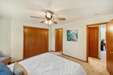 10365 Buckingham Drive Eden Prairie MN 55347