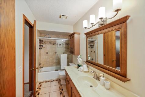 10365 Buckingham Drive Eden Prairie MN 55347
