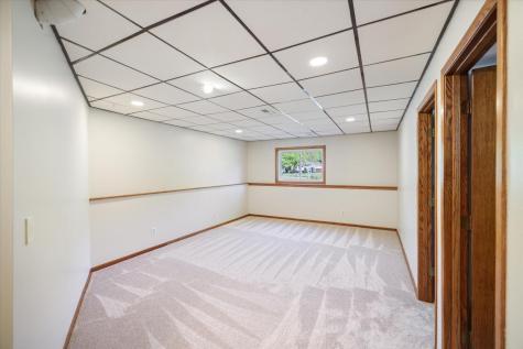 10365 Buckingham Drive Eden Prairie MN 55347