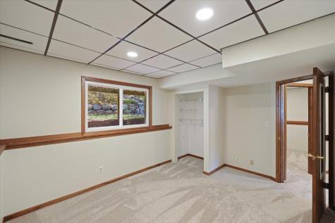 10365 Buckingham Drive Eden Prairie MN 55347