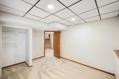 10365 Buckingham Drive Eden Prairie MN 55347
