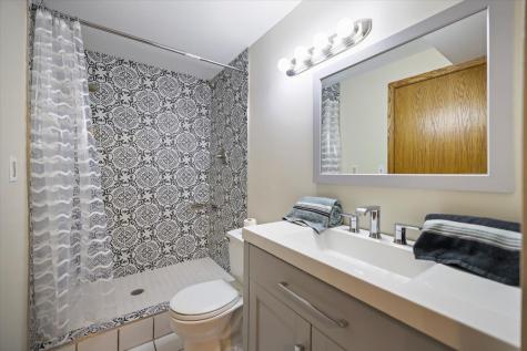 10365 Buckingham Drive Eden Prairie MN 55347