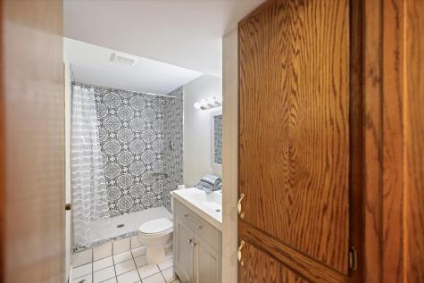 10365 Buckingham Drive Eden Prairie MN 55347