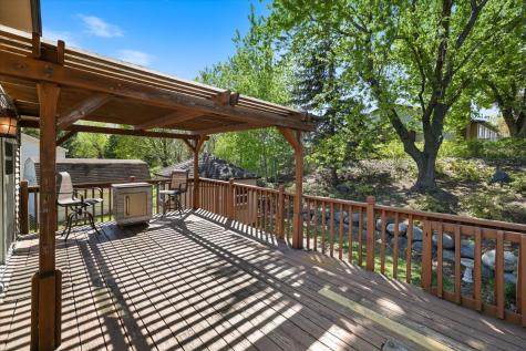 10365 Buckingham Drive Eden Prairie MN 55347