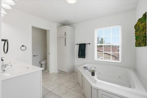 3915 Zane Avenue N Robbinsdale MN 55422