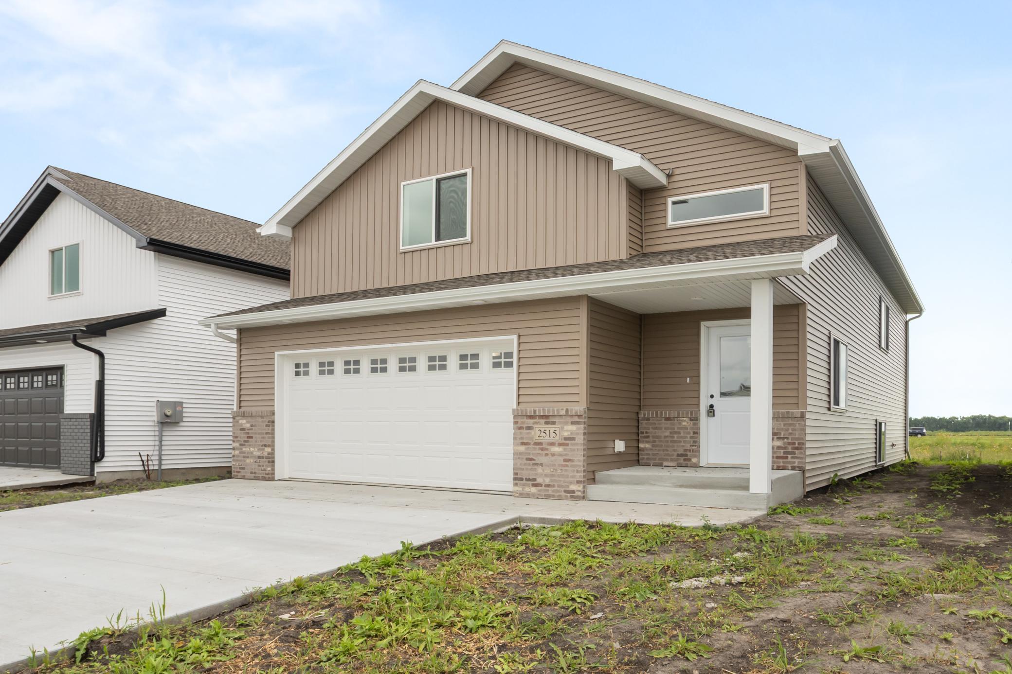 2515 38th Avenue S Moorhead MN 56560