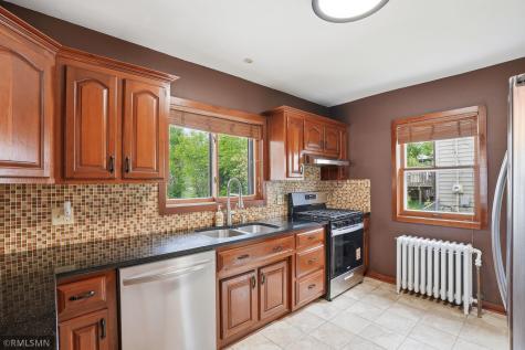 1665 Victoria Street N Saint Paul MN 55117