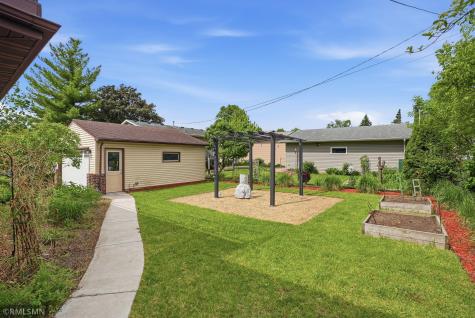 1665 Victoria Street N Saint Paul MN 55117