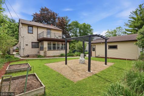 1665 Victoria Street N Saint Paul MN 55117