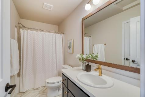 6722 Selkirk Drive S Fargo ND 58104