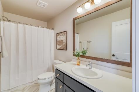 6722 Selkirk Drive S Fargo ND 58104
