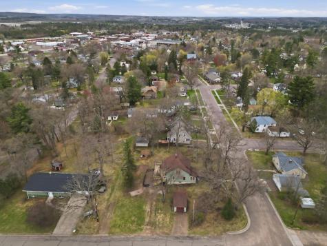 908 Franklin Street Spooner WI 54801