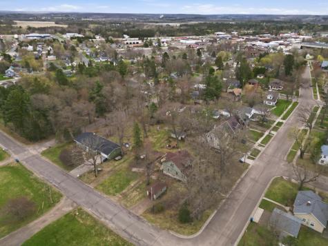 908 Franklin Street Spooner WI 54801