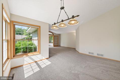 2133 Southwind Road Maplewood MN 55109