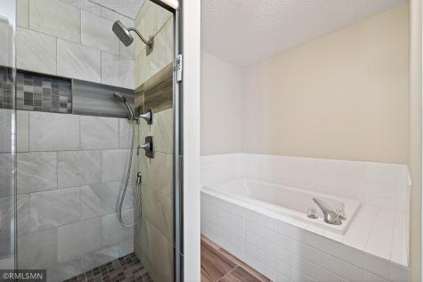 2133 Southwind Road Maplewood MN 55109