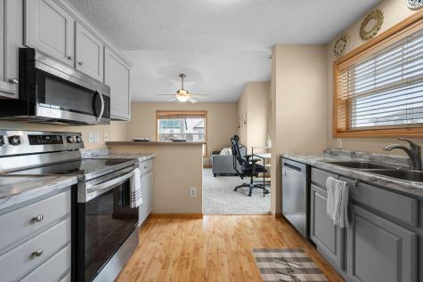 2923 Hemingway Drive Chaska MN 55318