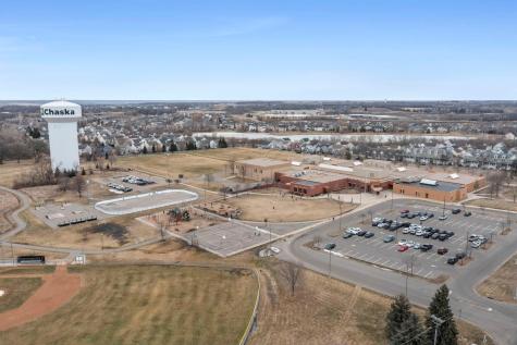2923 Hemingway Drive Chaska MN 55318
