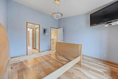 4293 39 1/2 Avenue S Fargo ND 58104