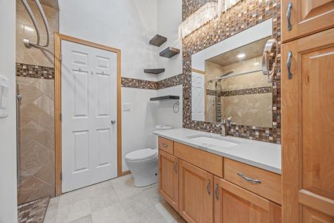 4293 39 1/2 Avenue S Fargo ND 58104