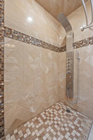 4293 39 1/2 Avenue S Fargo ND 58104