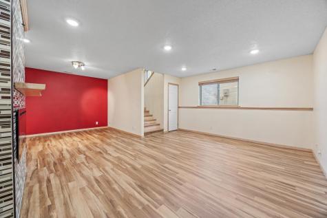 4293 39 1/2 Avenue S Fargo ND 58104