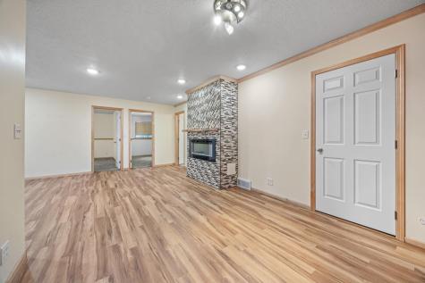 4293 39 1/2 Avenue S Fargo ND 58104