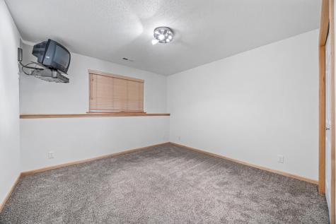 4293 39 1/2 Avenue S Fargo ND 58104