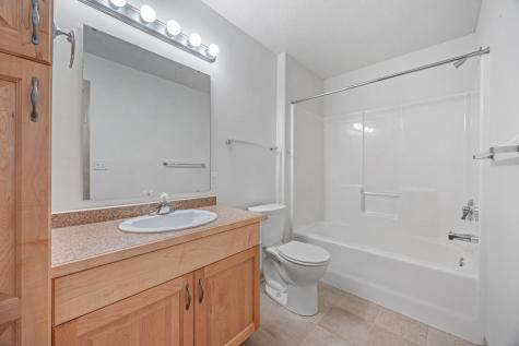 4293 39 1/2 Avenue S Fargo ND 58104