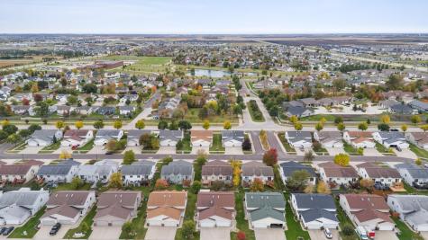 4293 39 1/2 Avenue S Fargo ND 58104