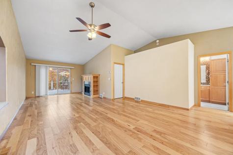 4293 39 1/2 Avenue S Fargo ND 58104