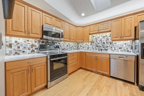 4293 39 1/2 Avenue S Fargo ND 58104