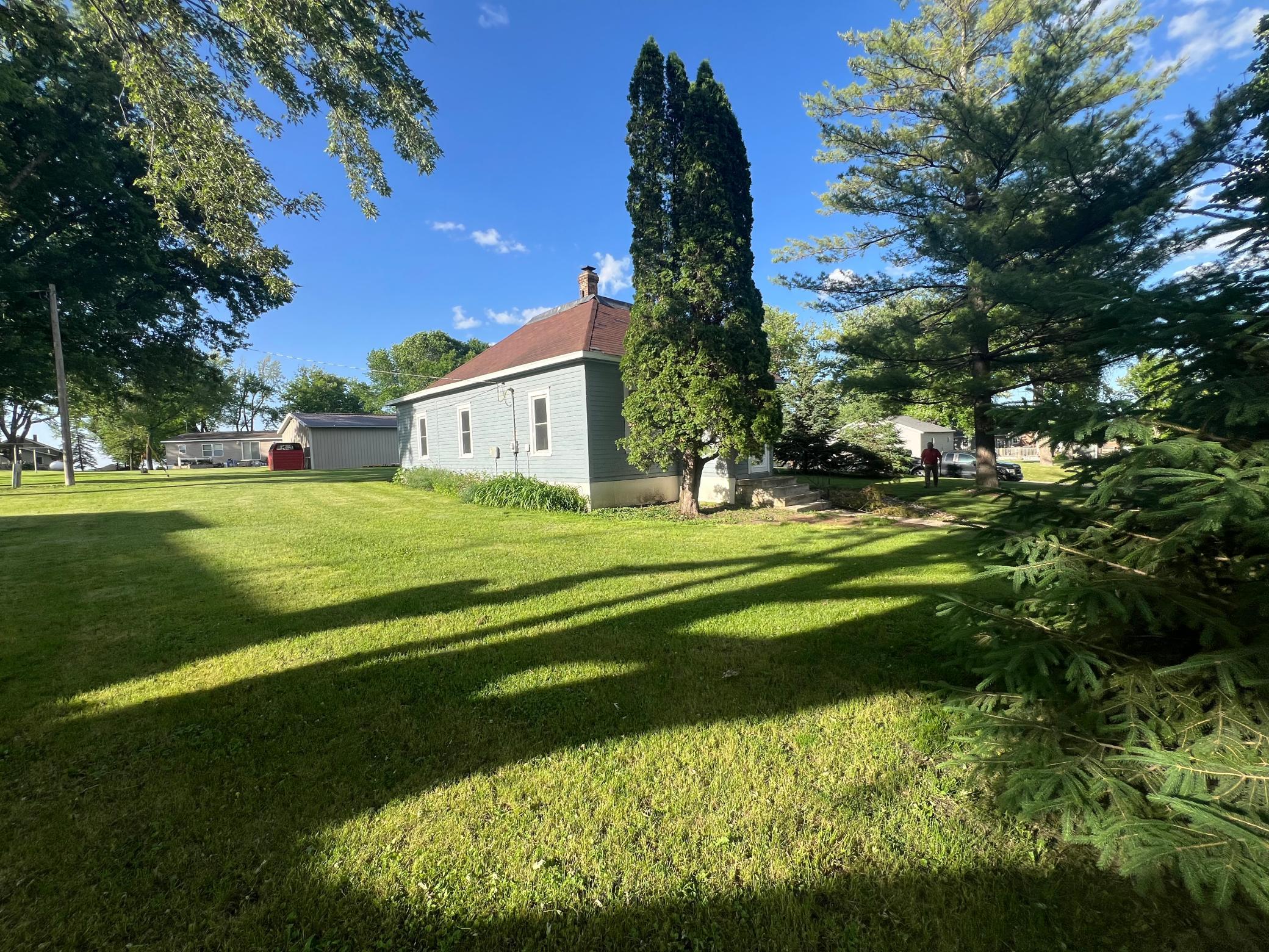 202 W Laurel Street Arco MN 56113