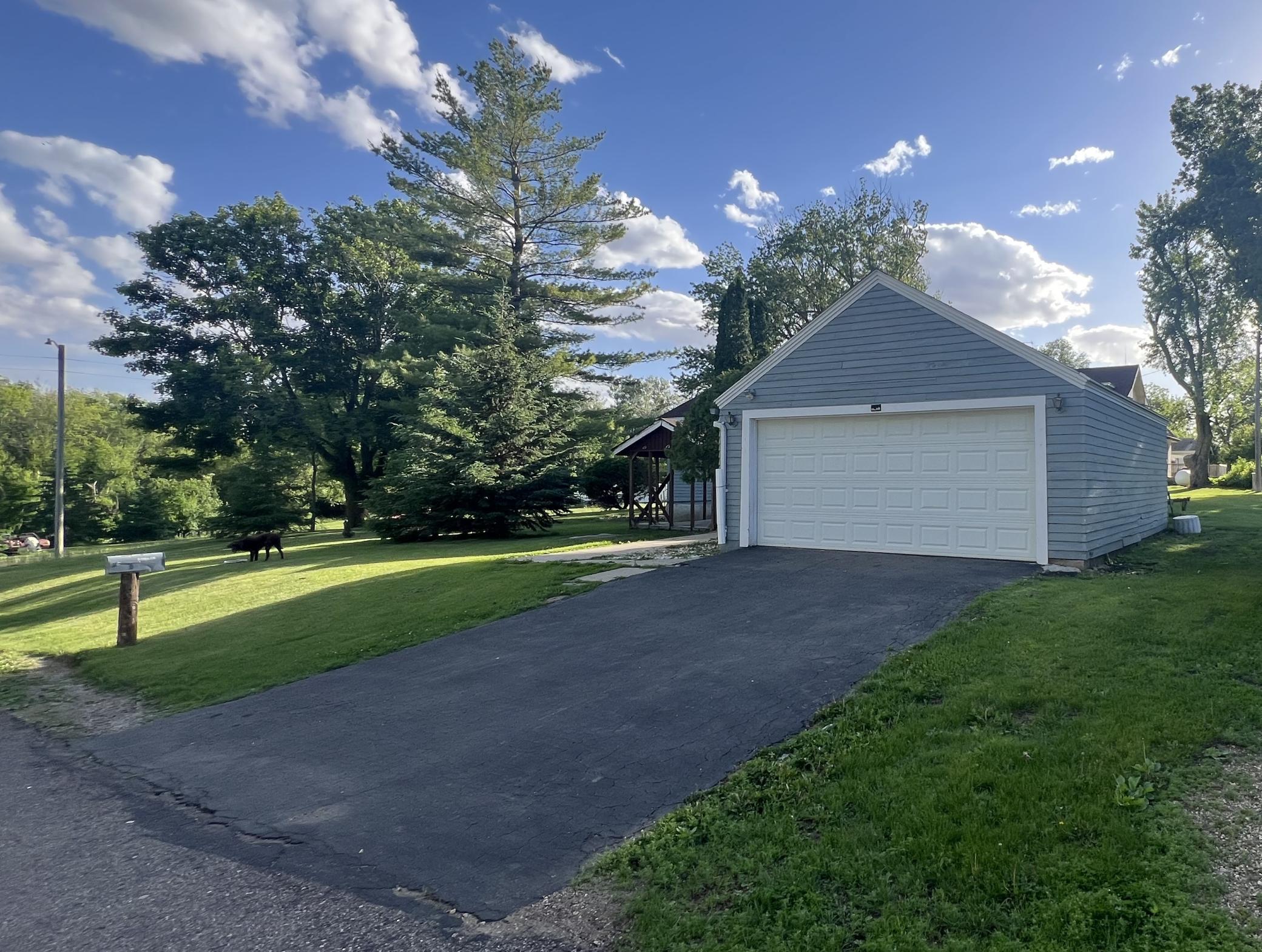 202 W Laurel Street Arco MN 56113