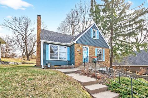1890 Yorkshire Avenue Saint Paul MN 55116