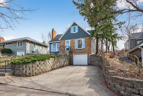 1890 Yorkshire Avenue Saint Paul MN 55116