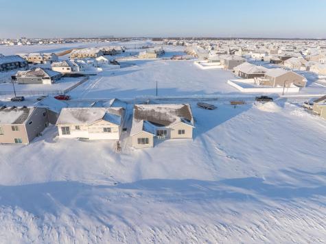 2952 74th Avenue S Fargo ND 58104