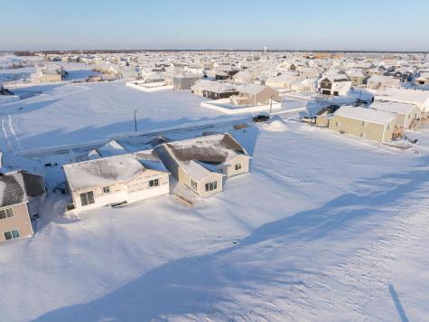 2952 74th Avenue S Fargo ND 58104