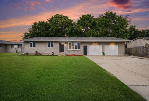 510 N Montgomery Avenue Le Center MN 56057