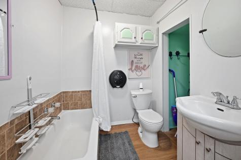 406 E Ciro Street Truman MN 56088