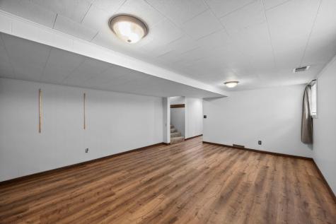 1045 Jorgenson Street SE Hutchinson MN 55350