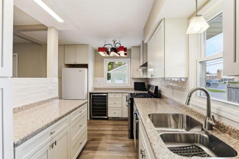 159 County Road C2 W Roseville MN 55113