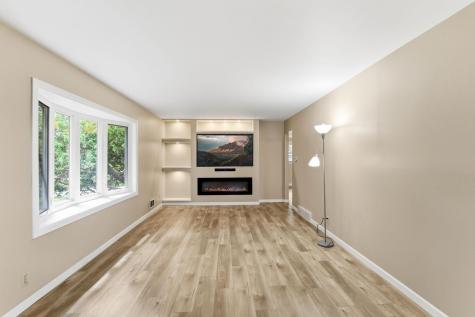 159 County Road C2 W Roseville MN 55113