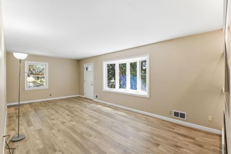 159 County Road C2 W Roseville MN 55113