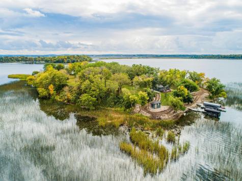 23040 S Lizzie Isle Pelican Rapids MN 56572
