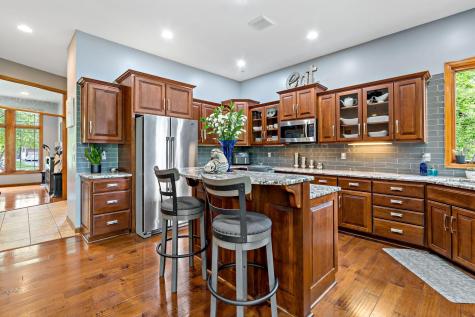 757 Stonebrooke Drive Shakopee MN 55379
