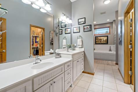 757 Stonebrooke Drive Shakopee MN 55379