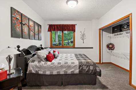 757 Stonebrooke Drive Shakopee MN 55379