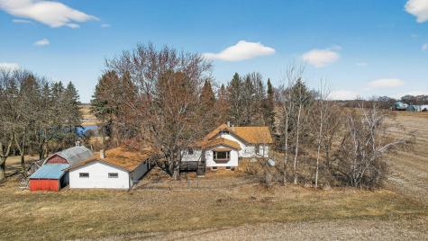 2270 397th Avenue NE Stanchfield MN 55080