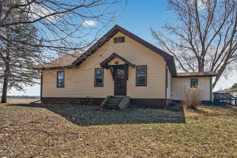 2270 397th Avenue NE Stanchfield MN 55080